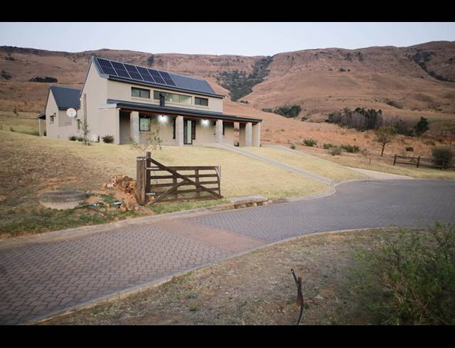 4 BEDROOM HOUSE FOR SALE IN VULINTABA COUNTRY ESTATE